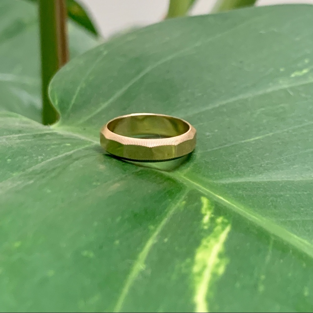 Vintage 14k Gold Band Beveled Ring Stacking - Picture 2 of 2